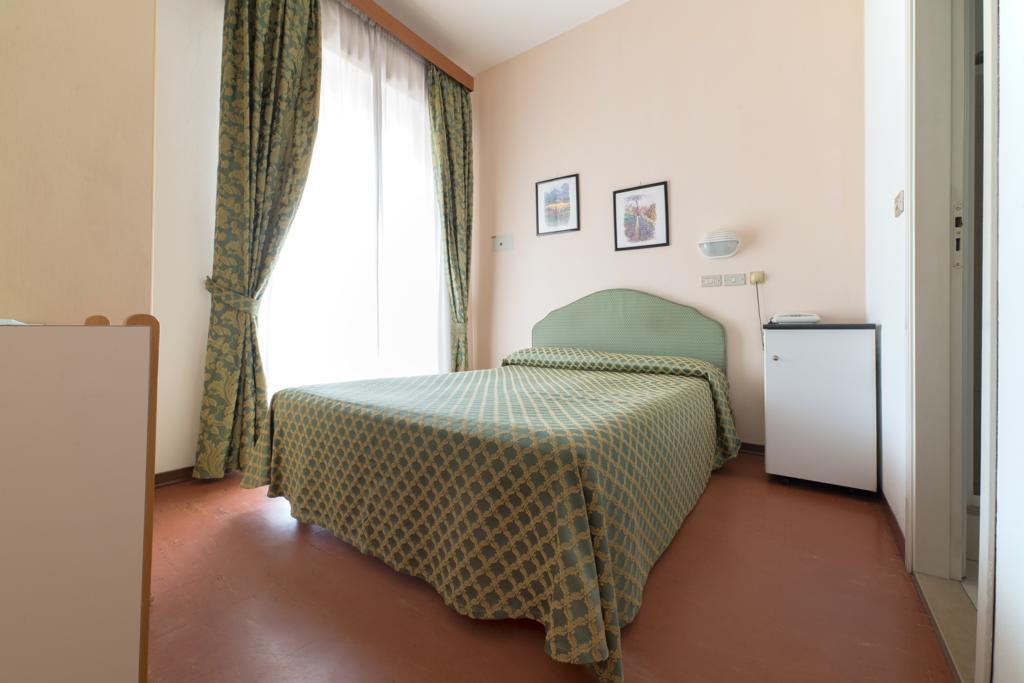 Hotel Belsoggiorno Каттолика Экстерьер фото