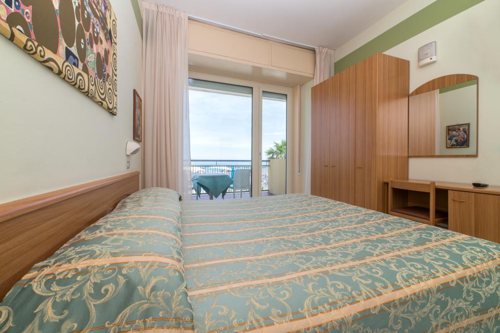 Hotel Belsoggiorno Каттолика Экстерьер фото