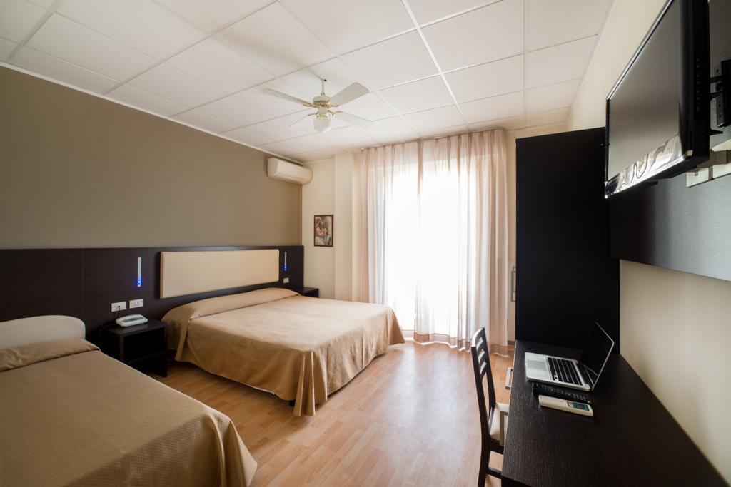 Hotel Belsoggiorno Каттолика Номер фото