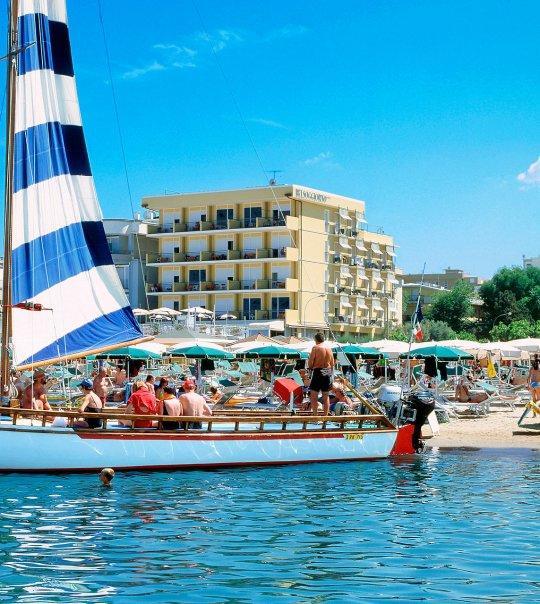 Hotel Belsoggiorno Каттолика Экстерьер фото